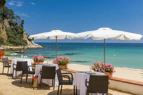 Внешний вид отеля Hotel Santa Marta в Льорет-де-Маре, фото 1