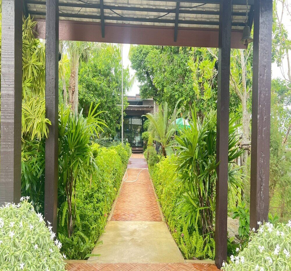 Фото Oyo 75510 BannRai Tayai Cafe and Resort