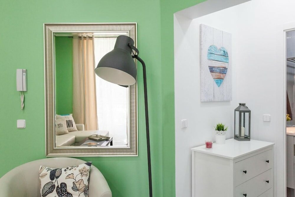 Фото Sunny Urban Apt. Historic District - Sol