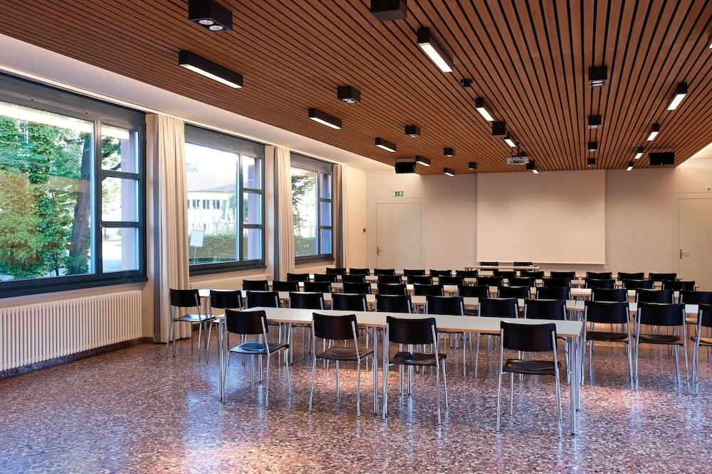 Фото Youth Hostel