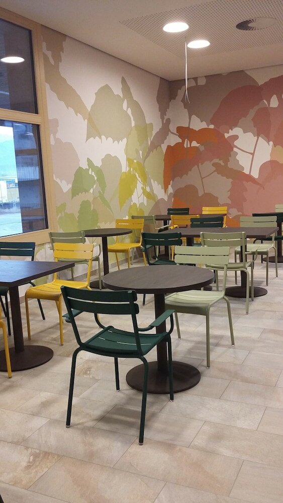 Фото Hwest Hotel Hall