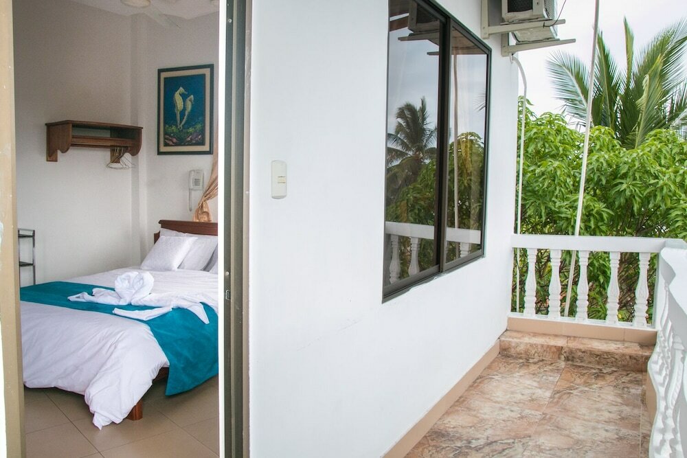 Фото Hostal Sir Francis Drake