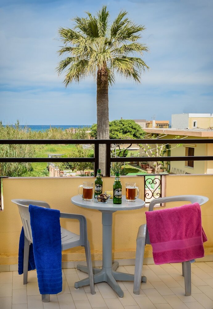 Фото Louladakis Apartments