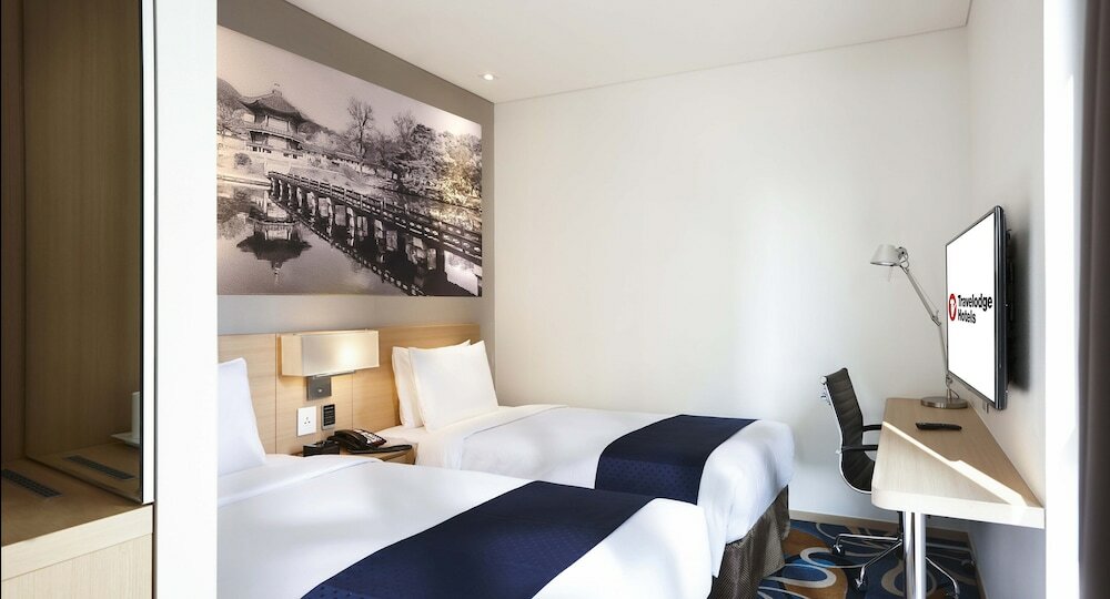 Фото Travelodge Myeongdong Euljiro 