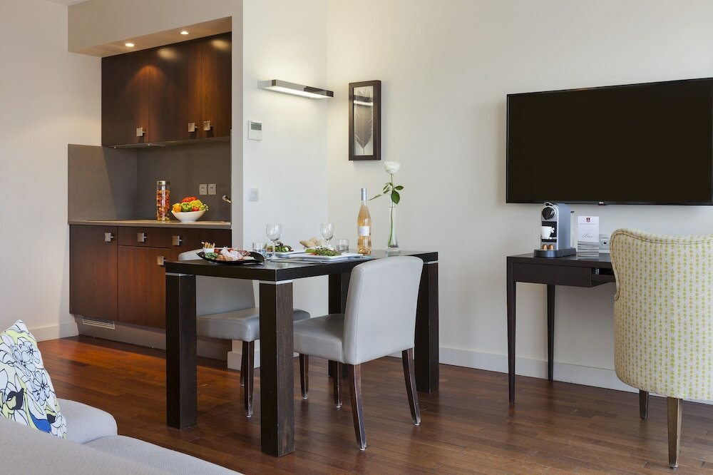 Фото Nehô Suites Cannes Croisette