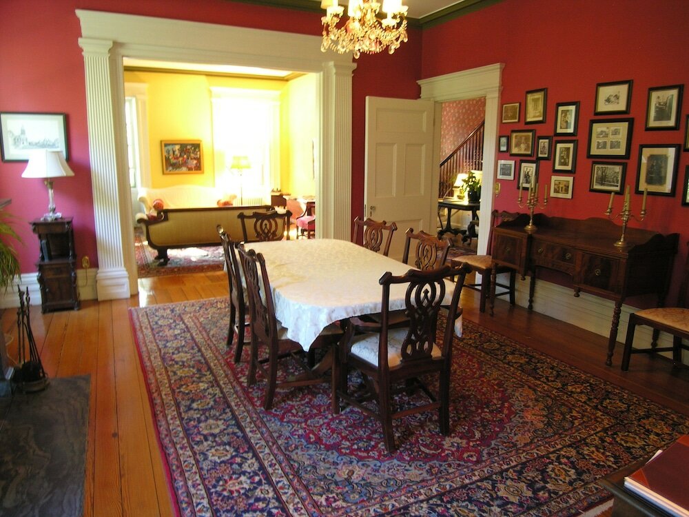 Фото Delano Homestead Bed & Breakfast