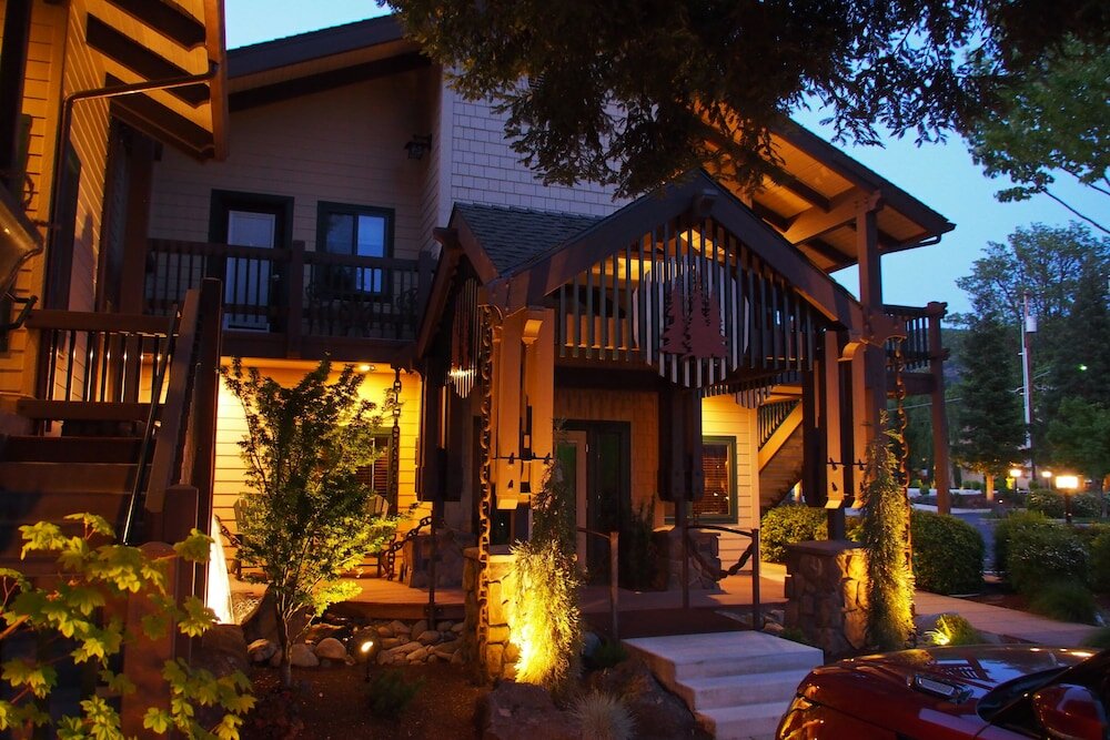 Фото Redwood Hyperion Suites