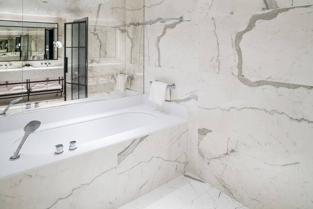 Фото The Dixon Autograph Collection