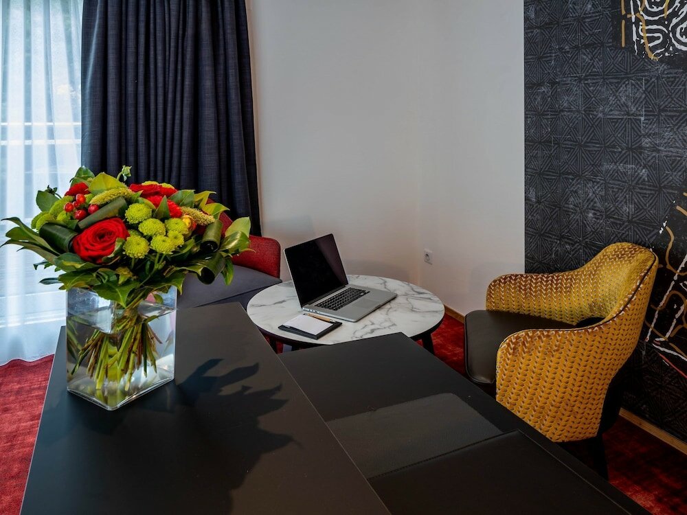 Фото Garrigae Villa La Florangerie