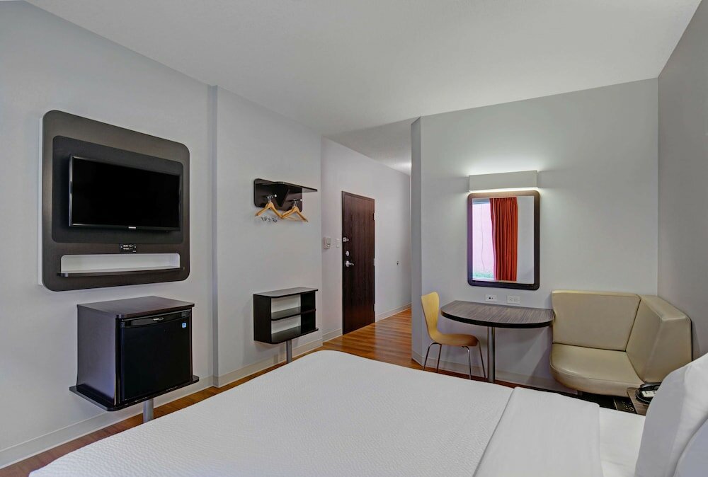 Фото Motel 6 Airdrie, Ab