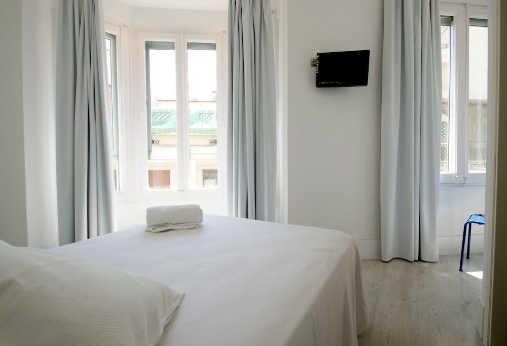 Фото Hostal Express