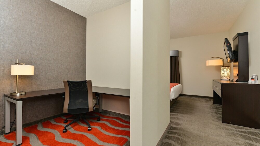 Фото Holiday Inn Express Edmonton-International Airport