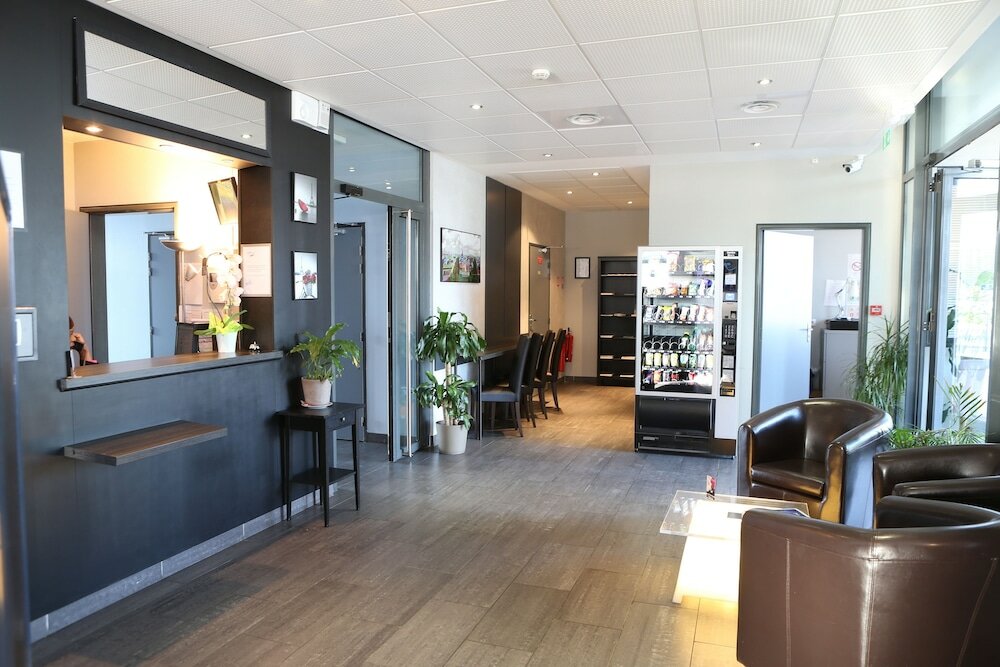 Фото Adonis Paris Sud