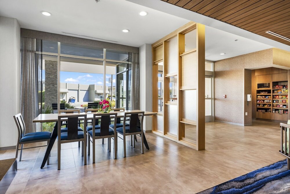 Фото Fairfield by Marriott Inn & Suites San Francisco Airport Oyster Point Area