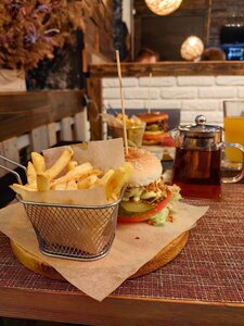 Тимьян (posyolok gorodskogo tipa Sheregesh, Sovetskaya ulitsa, 14), cafe