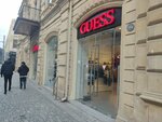 Guess (Əziz Əliyev küçəsi, 10A), geyim mağazası