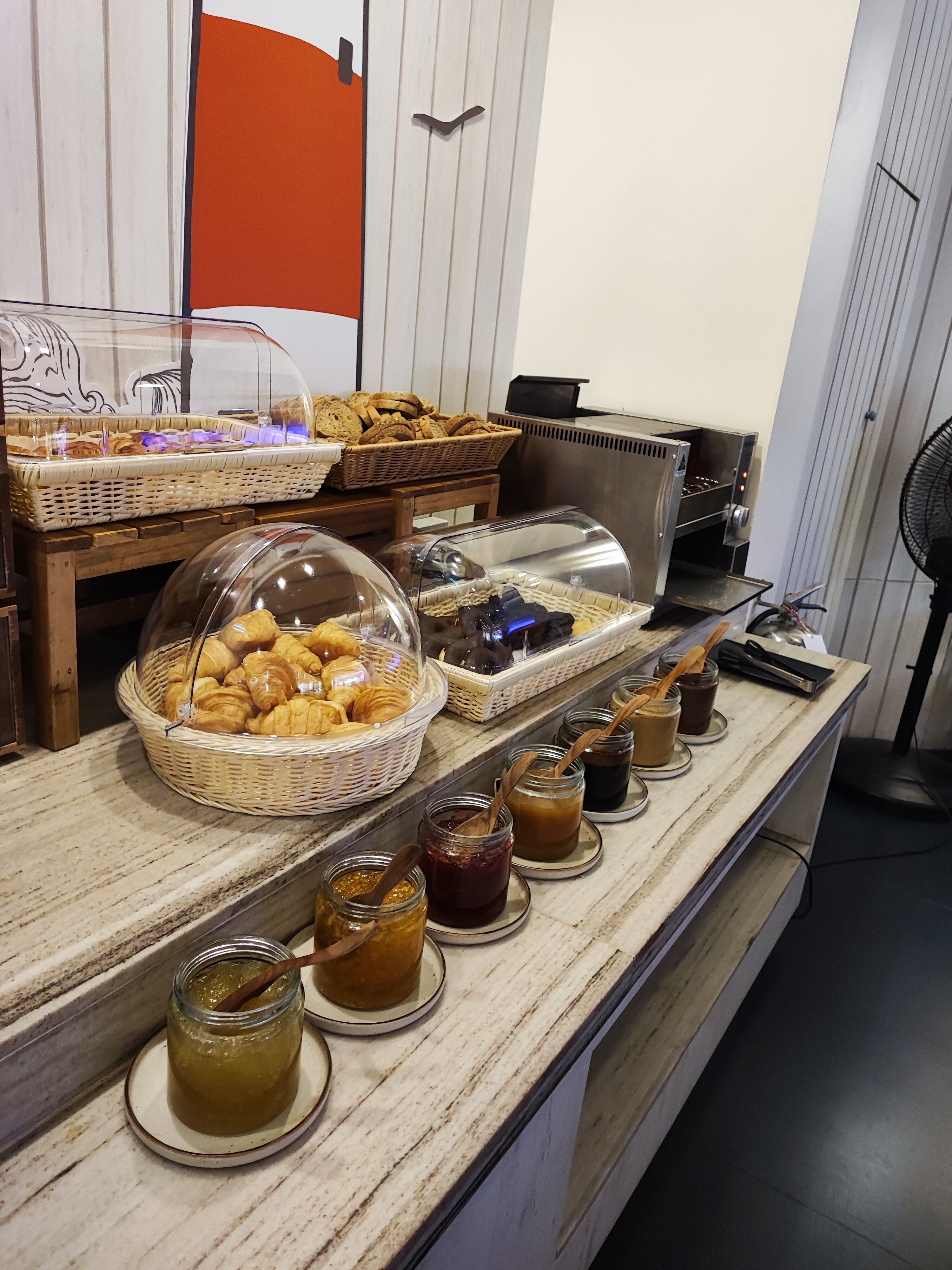 Фото Hotel Clover Patong Phuket