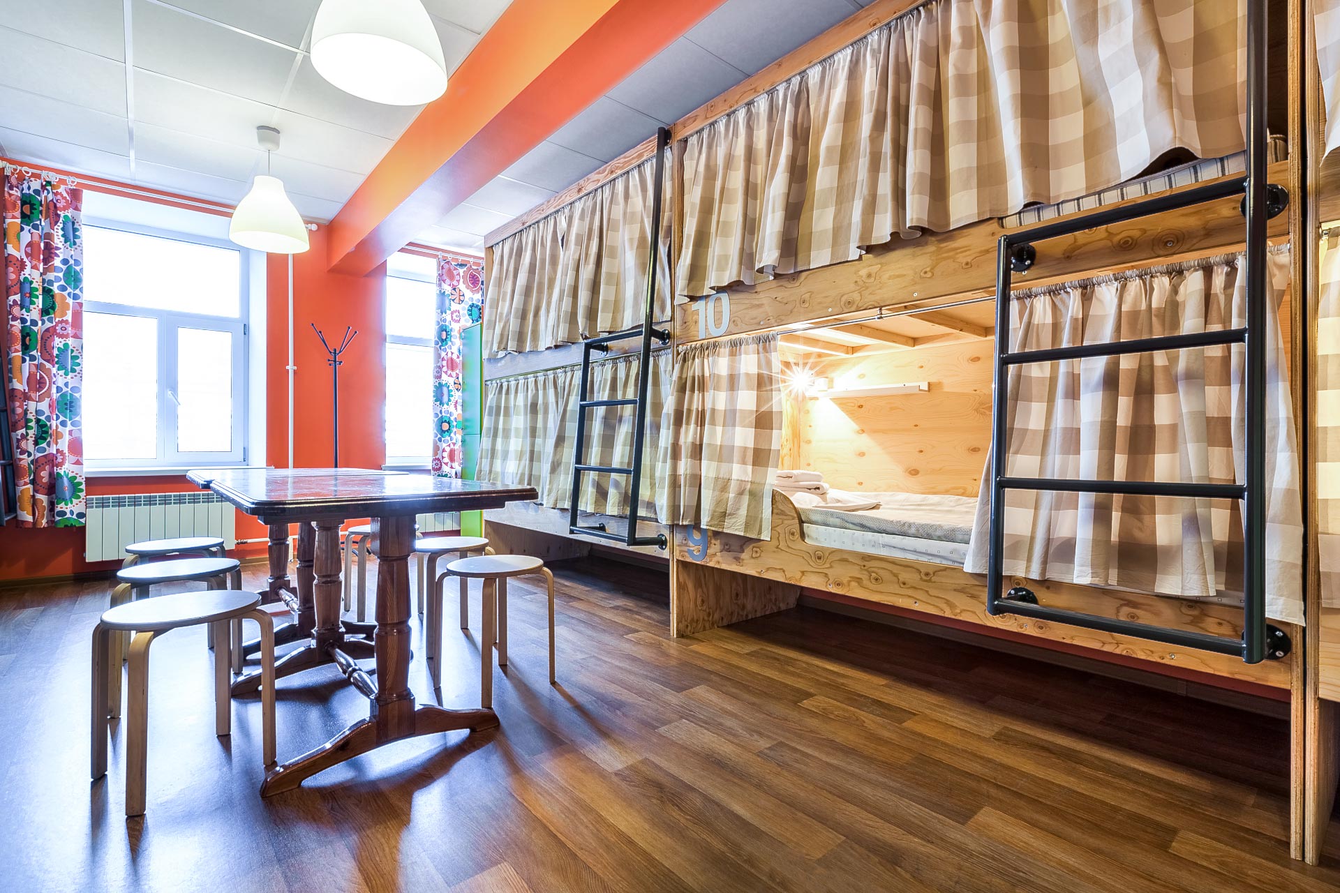 Фото Друзья на Восстания