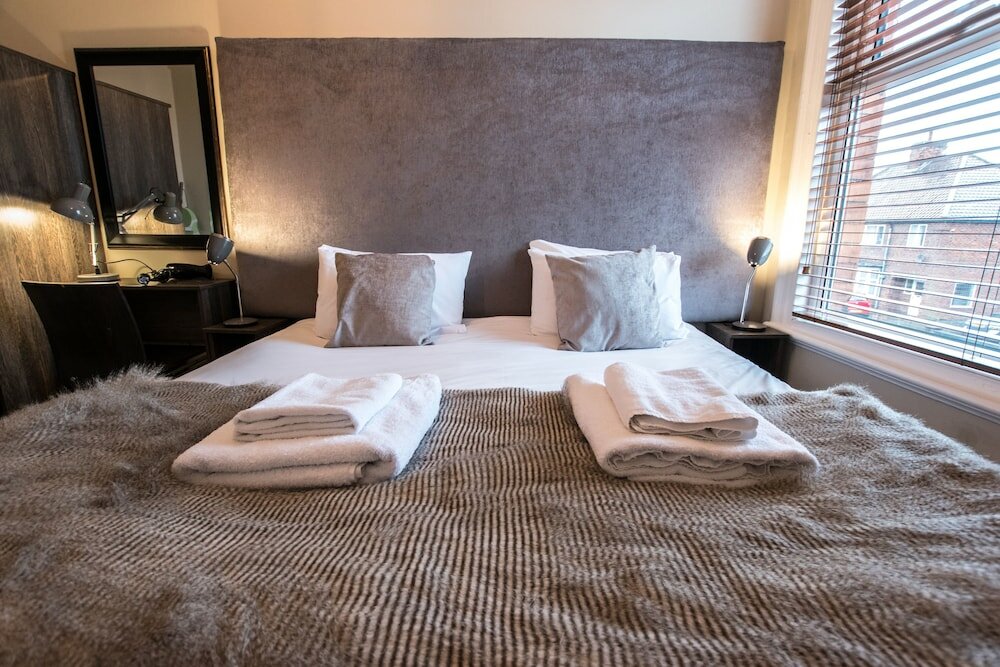 Фото 50 Bootham Crescent