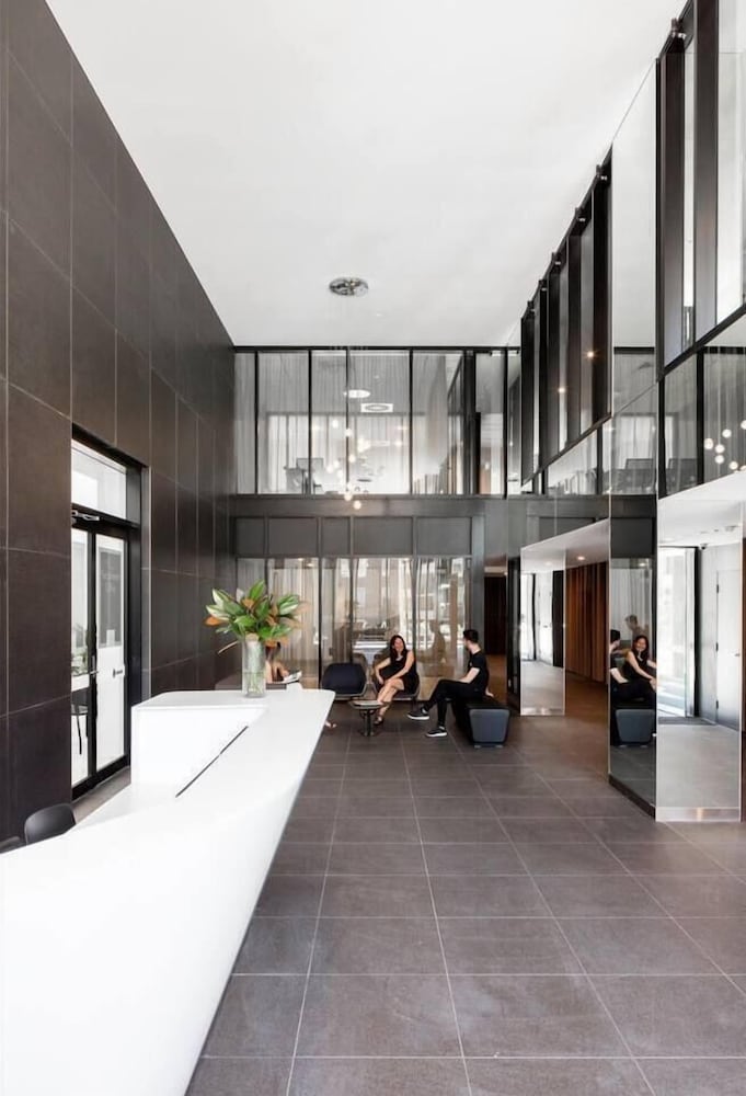 Фото Luxury 1 Bedroom 1 Study With 1 Parking