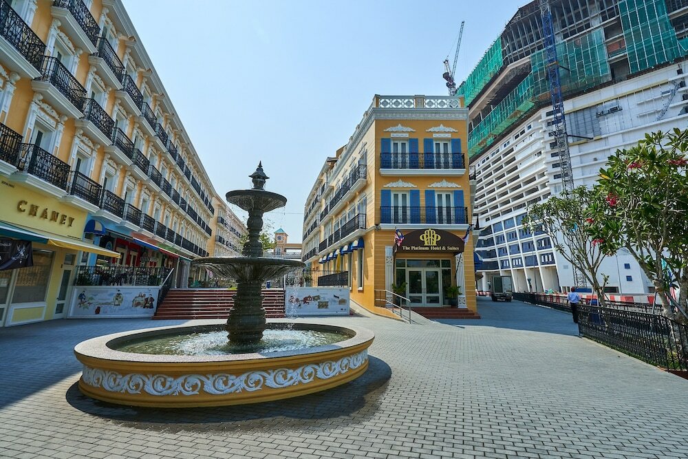 Фото отеля 1