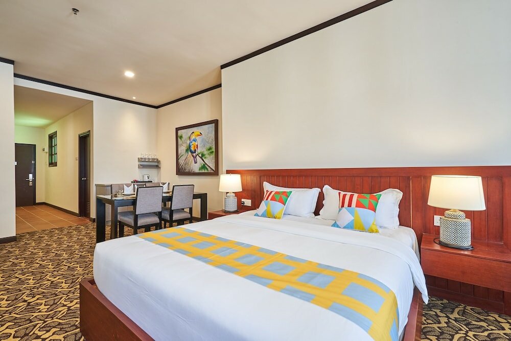 Фото Oyo Home 89378 The Platinum Suites