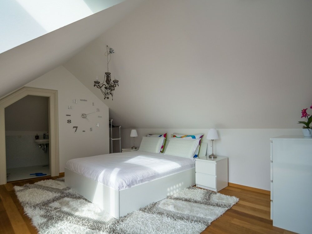 Фото VIP Apartment