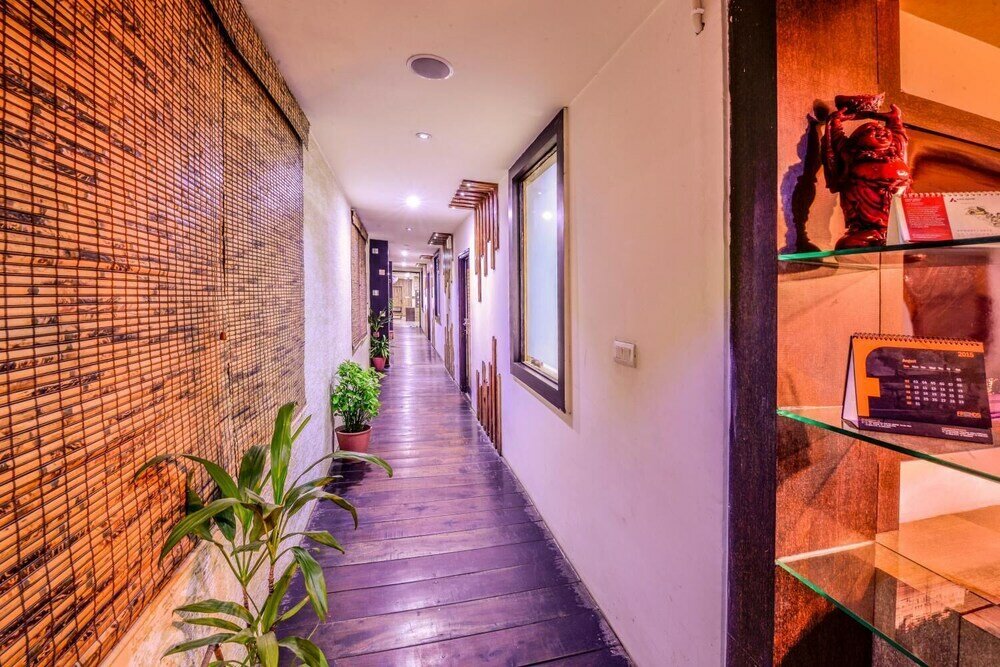 Фото Raghu Mahal Hotel