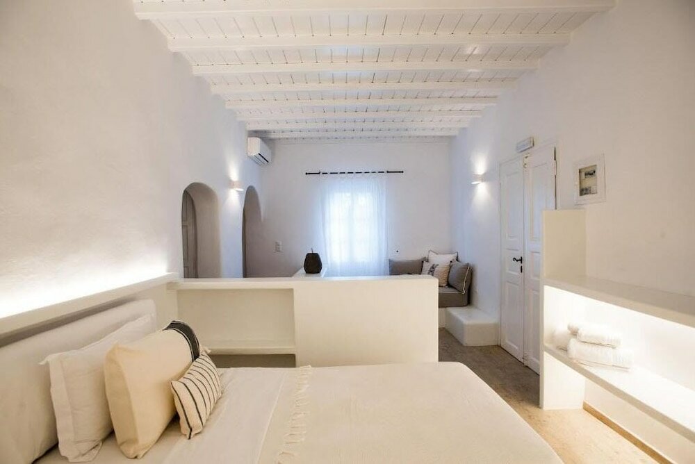 Фото Mykonian Studios