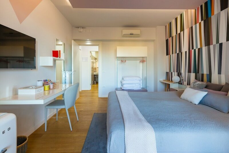 Гостиница A Suites в Сорренто