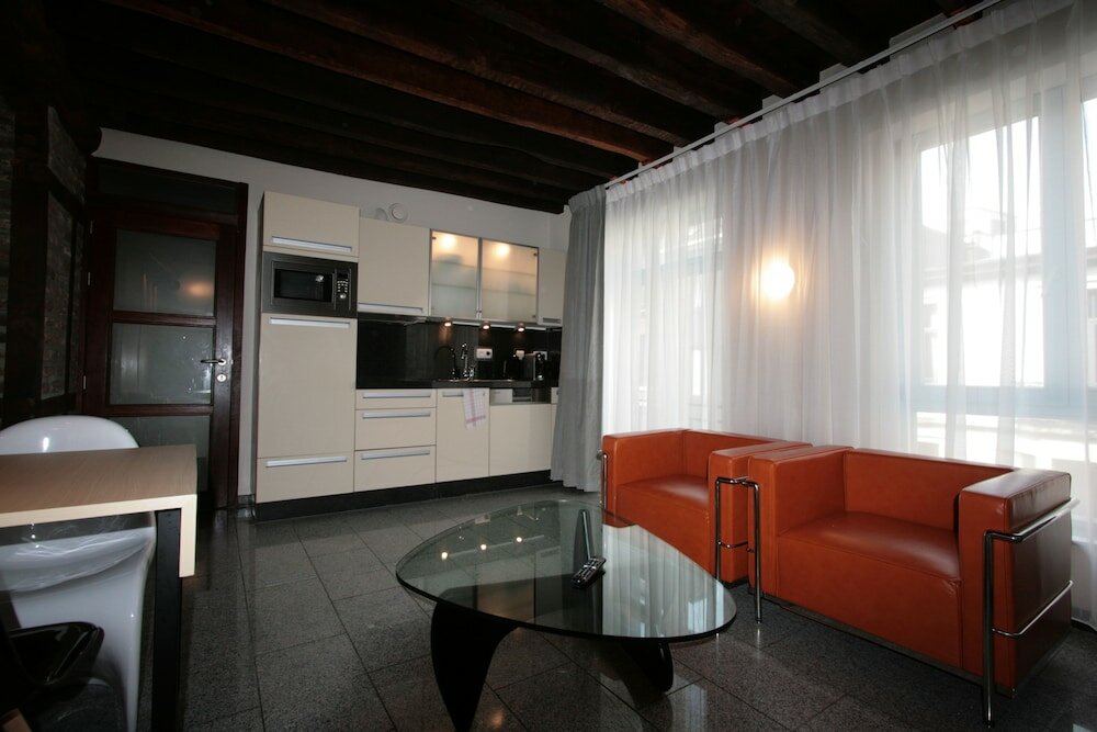 Фото Amosa Liège City Centre Apart Regence 10