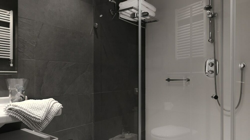 Фото Apartamentos la Torreta del Llac