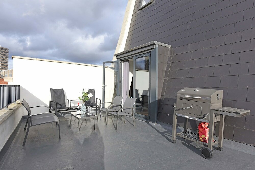 Фото Modern & Spacious 2 Bed Apartment at Clapham Junction