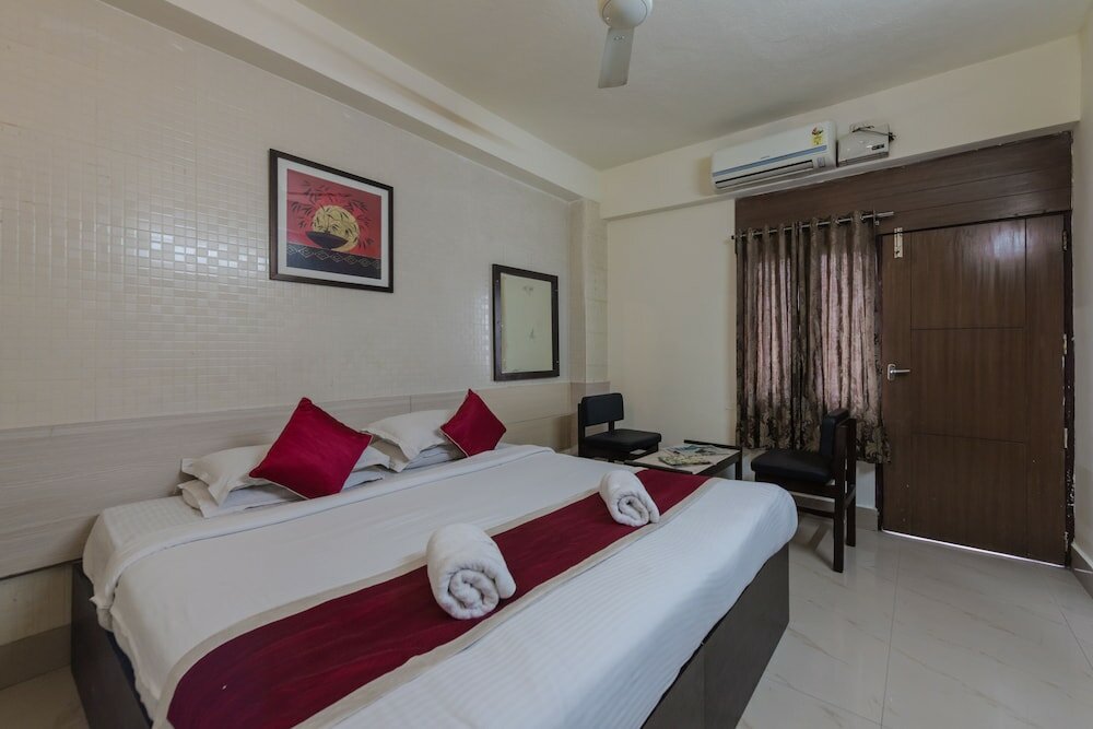 Фото Hotel Roopa