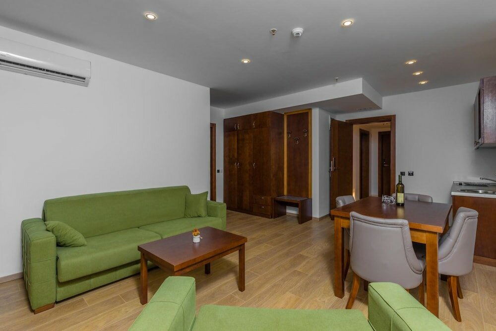 Фото Hotel Plaza Lucice