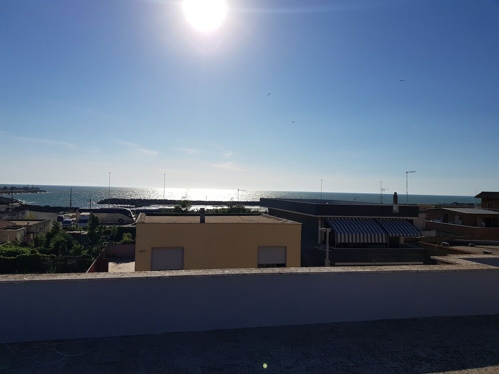 Фото Little Rose Guest House