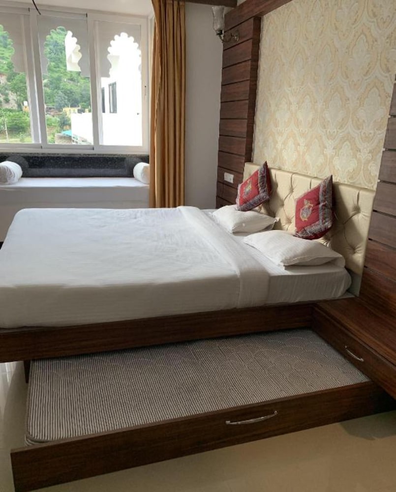 Фото Krishna Restaurants and Resorts