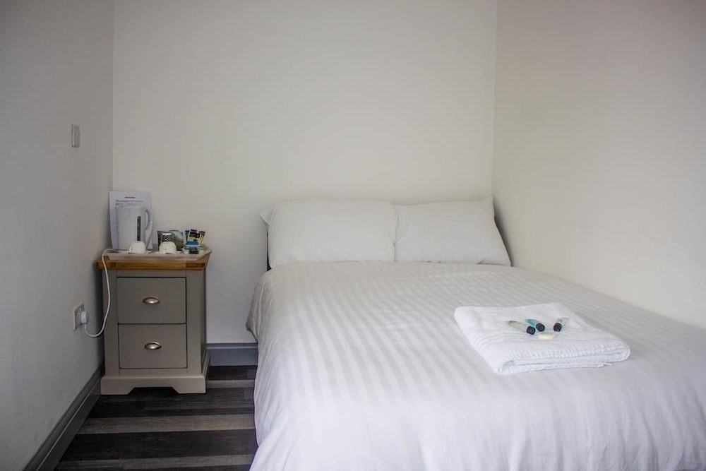 Фото Crofts Hotel