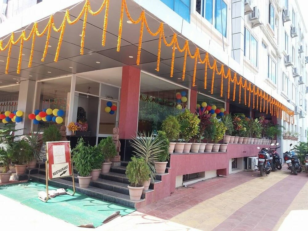 Фото отеля 1