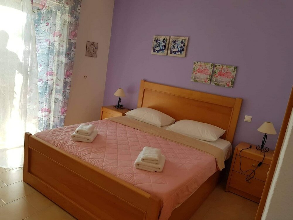 Фото Menigos Ab4g № 50 Beachfront 2 Bdr Apt