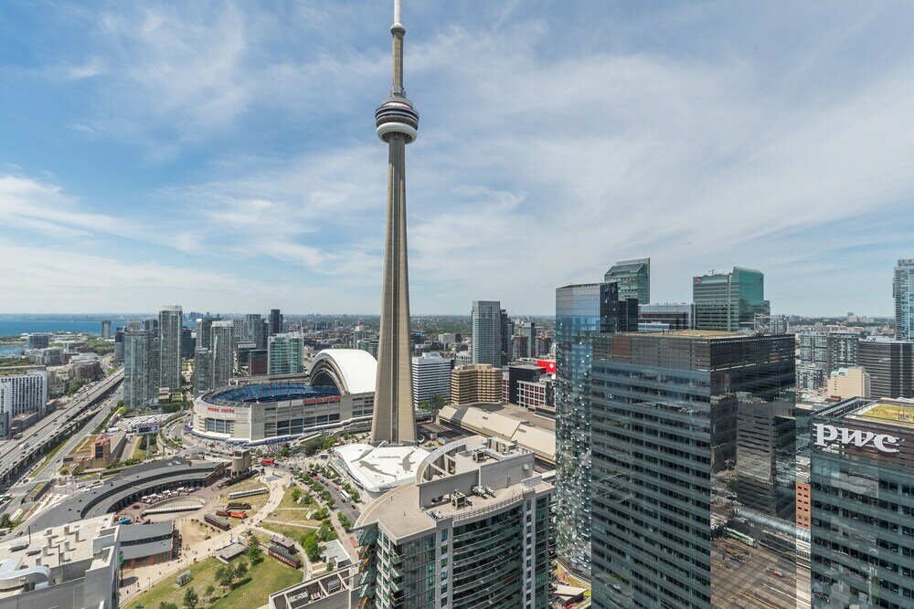 Фото Skytrees Condos at Union Station
