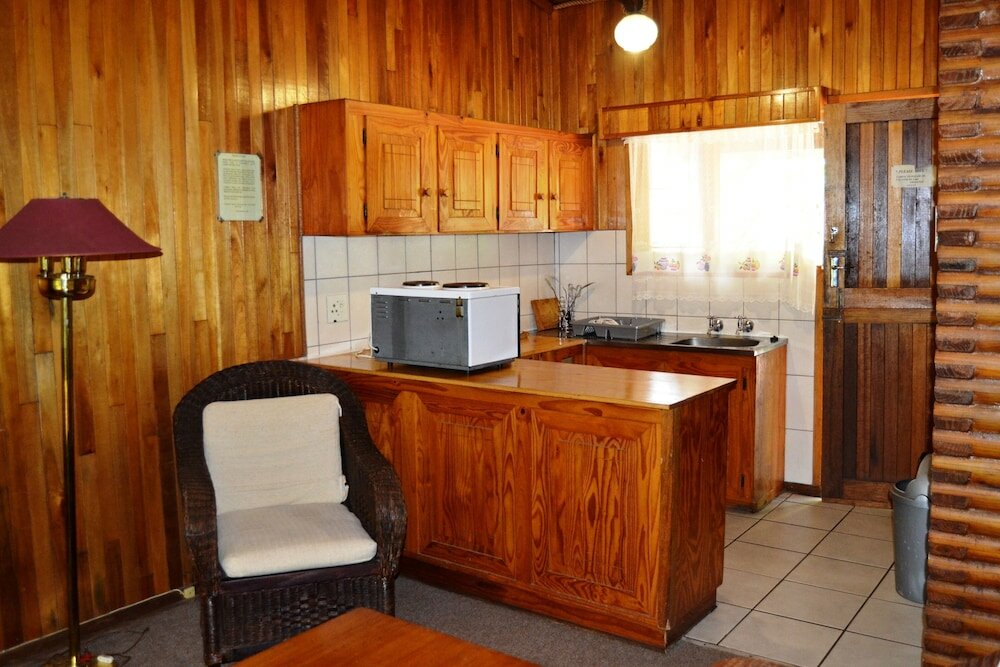 Фото Log Cabin & Settlers Village