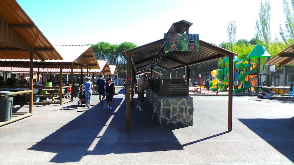 Фото Bungalows Camping Alpha Madrid