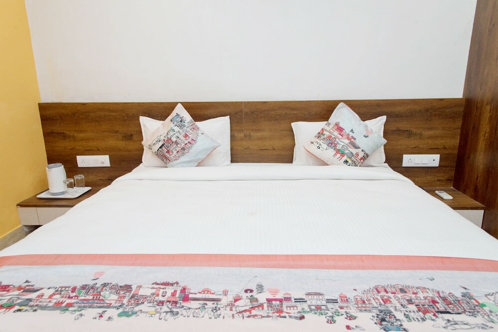 Фото Oyo 10893 Hotel Divine Inn