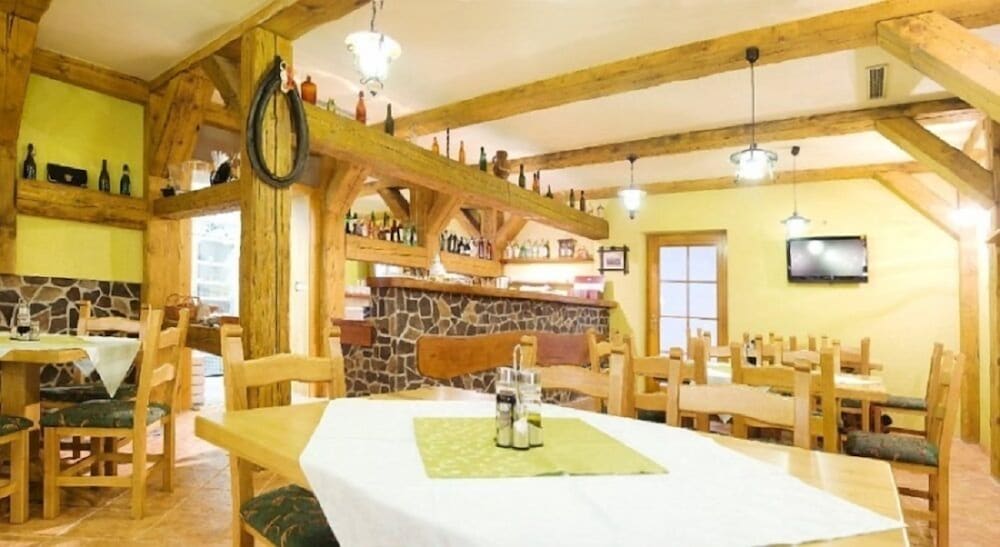 Фото Hotel Partyzán