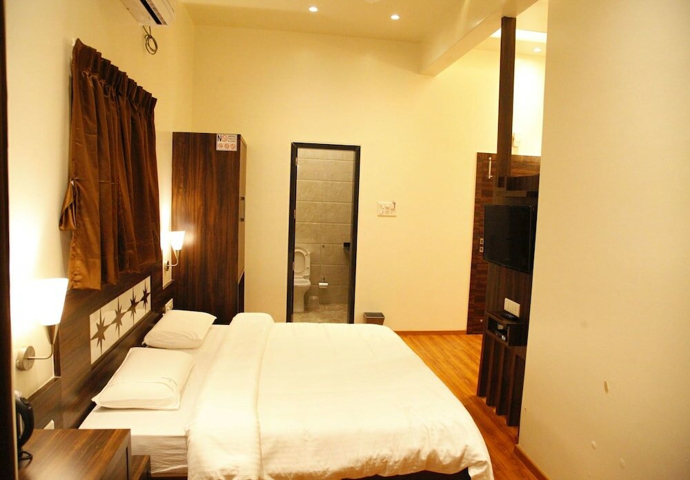 Фото Popular Hotel