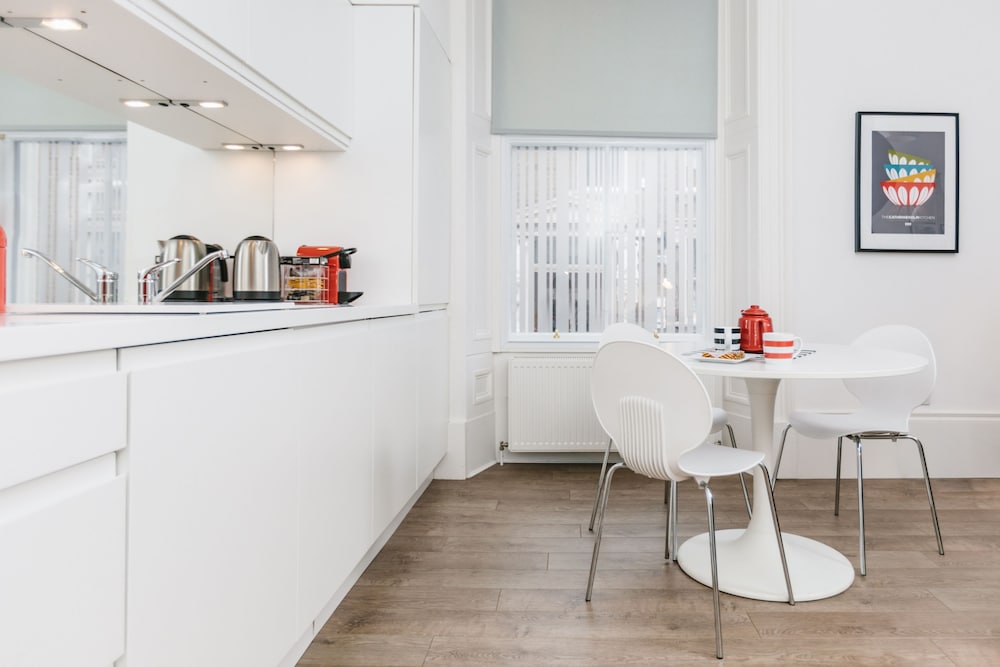 Фото Urban Quarters Serviced Apartments