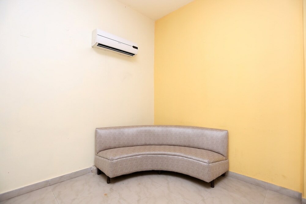 Фото Oyo 5048 Church View