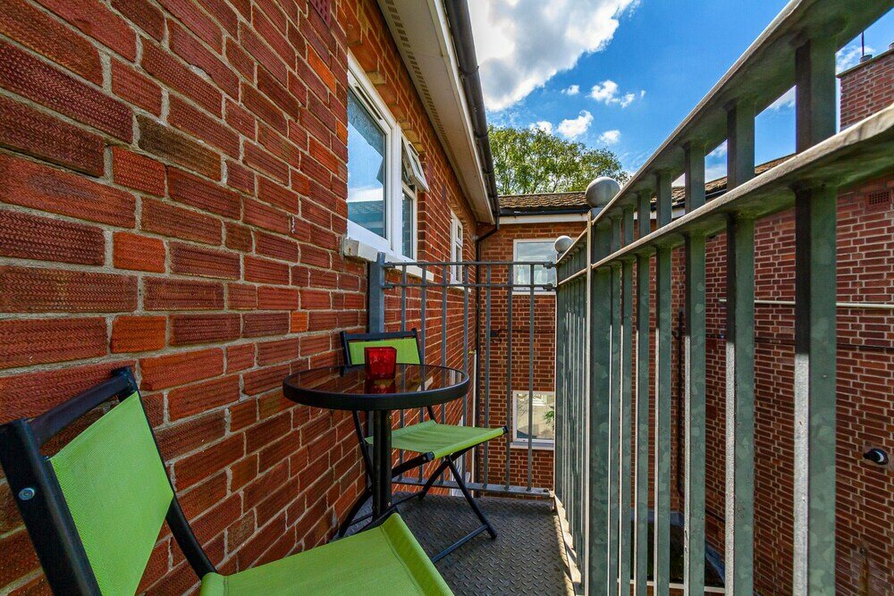 Фото Stay In Cardiff Cathay's Terrace Apartment