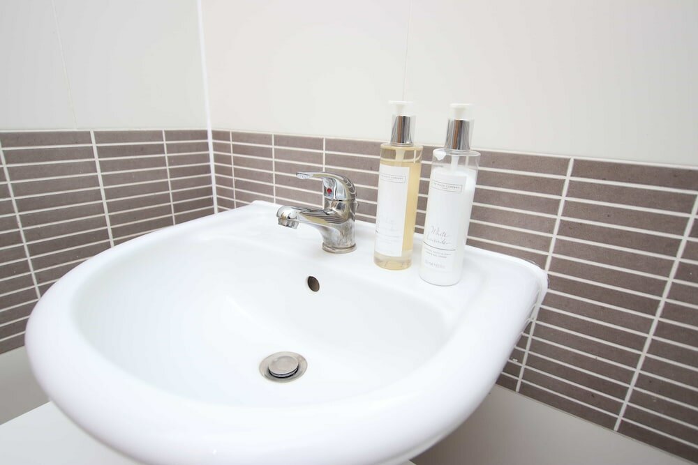 Фото Upton Road Apartments